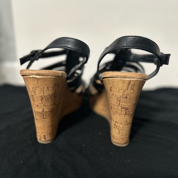 Maurices Black Wedge Sandals 7.5 - Picture 4 of 7
